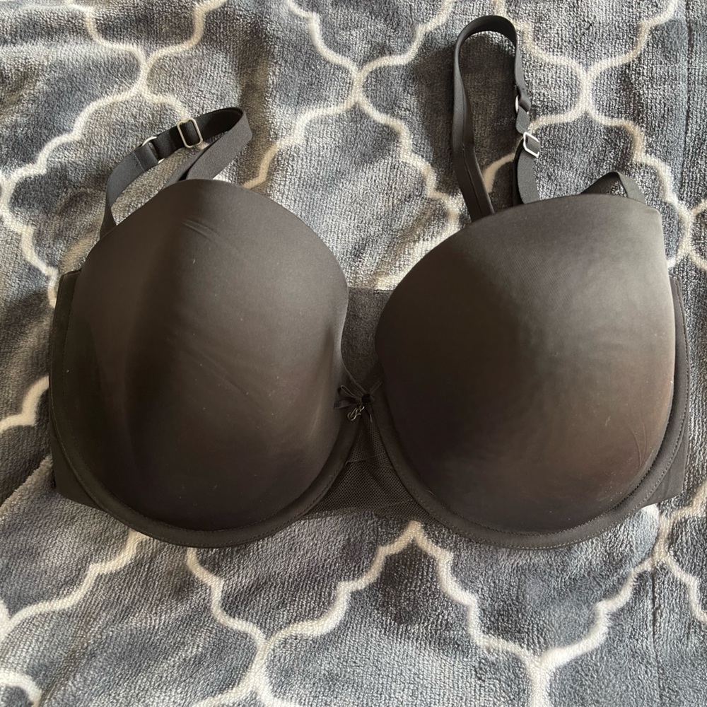 Victorias Secret lined strapless bra